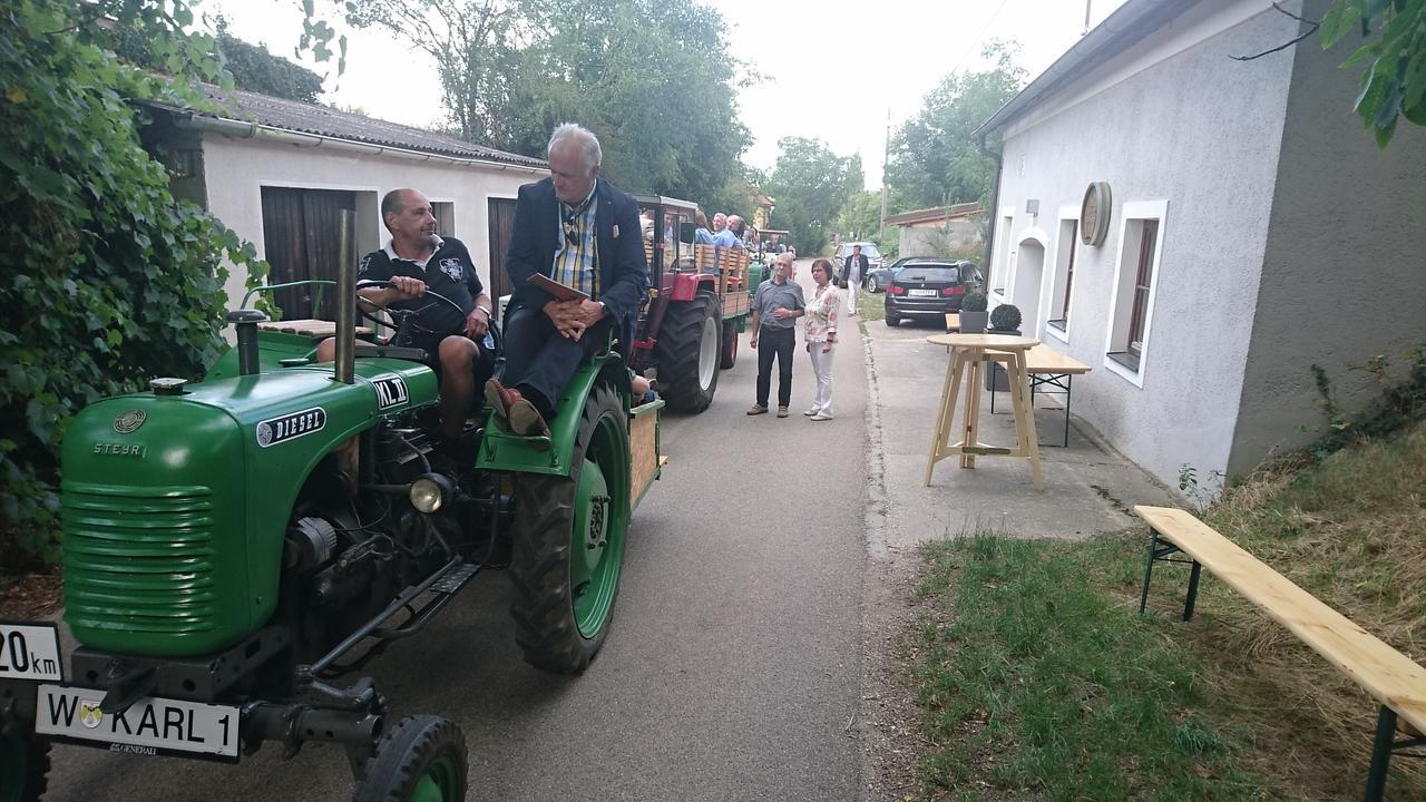 Hotel Weingut Familie Bauer Grossriedenthal Exterior foto